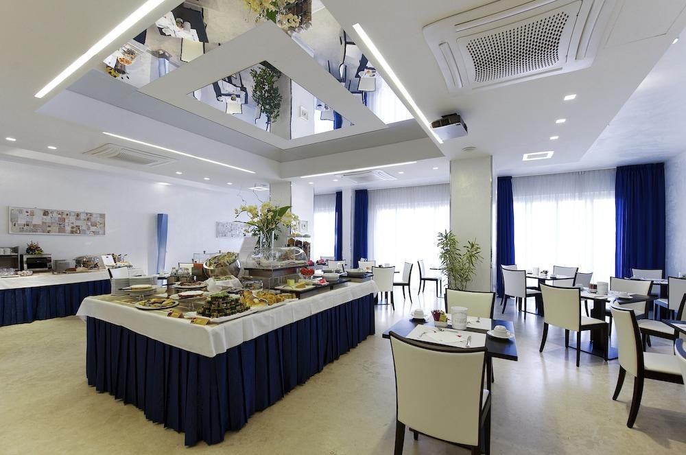 MERCURE RIMINI LUNGOMARE photo 3