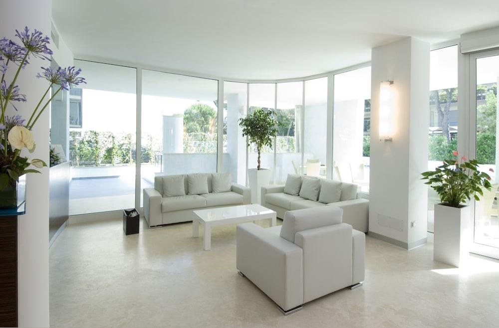 MERCURE RIMINI LUNGOMARE photo 4