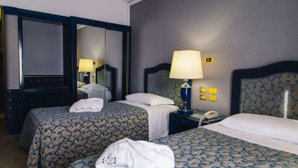 GRAND HOTEL EXCELSIOR photo 2