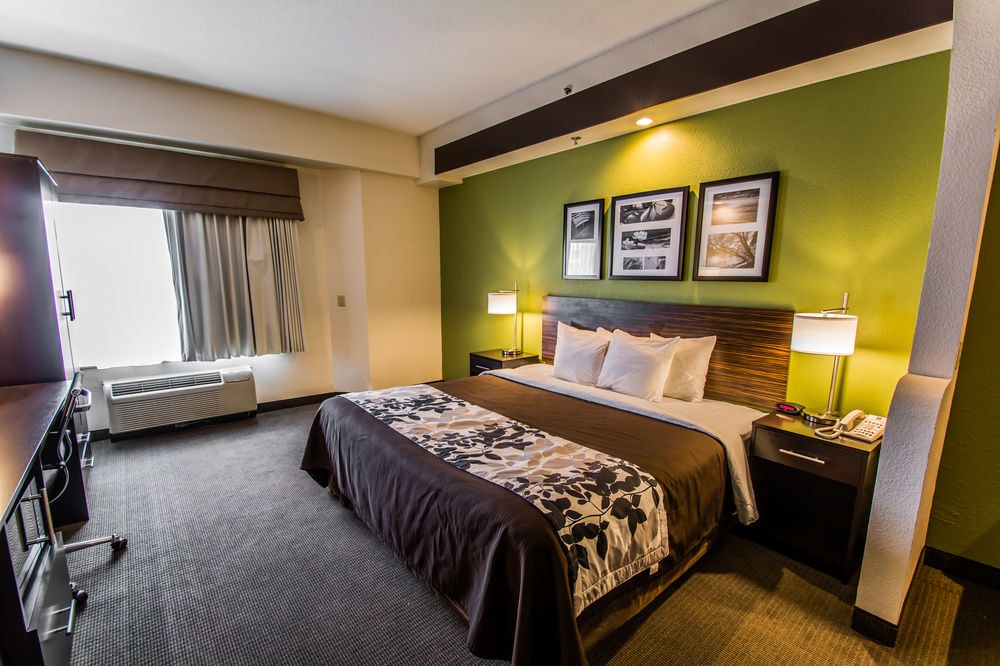 SLEEP INN & SUITES AIRPORT photo 1