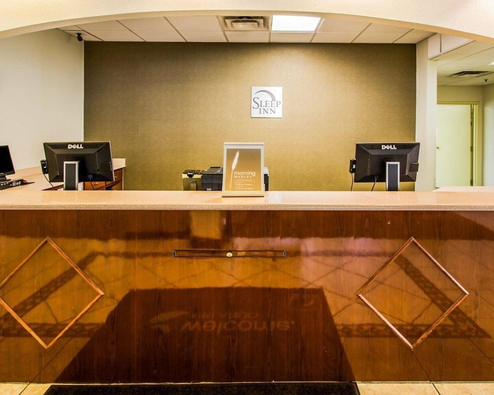 SLEEP INN & SUITES AIRPORT photo 3