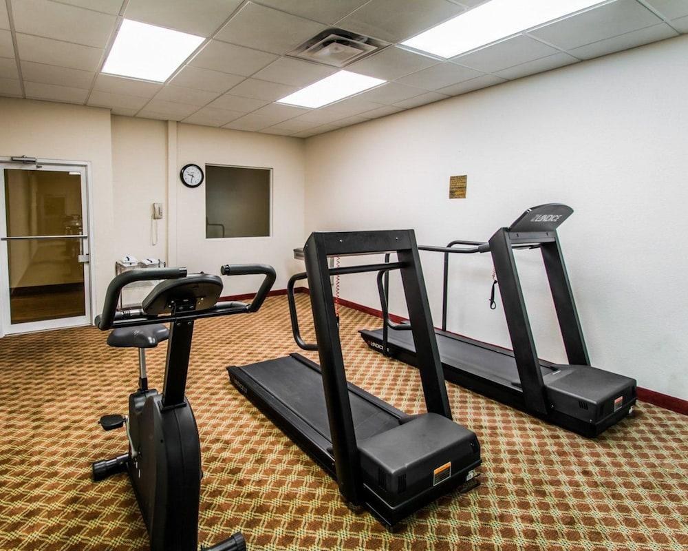 SLEEP INN & SUITES AIRPORT photo 4
