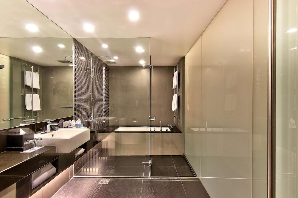 Park Plaza Bangkok Soi 18 photo 3