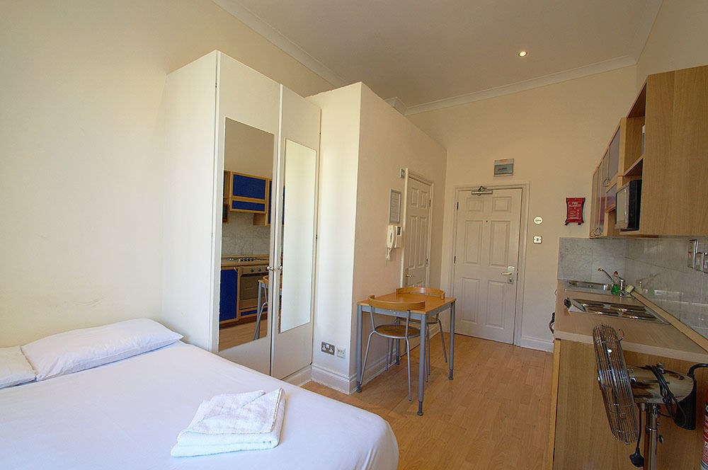 HYDE PARK ECONOMY APARTMENTS photo 1