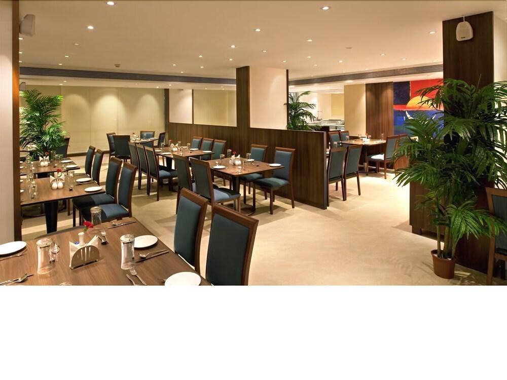 Cocoon Hotel photo 2