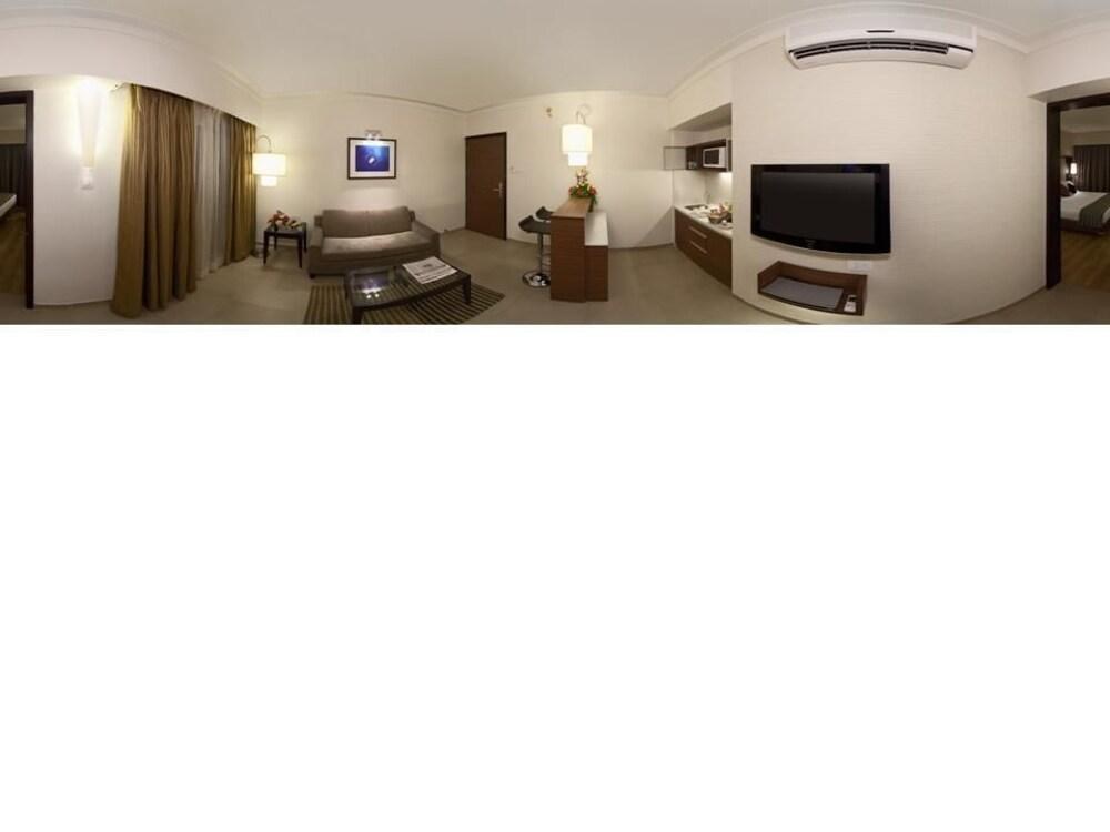 Cocoon Hotel photo 3