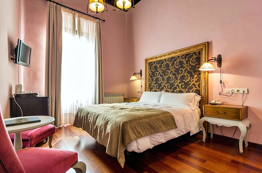 PALACIO MARIANA PINEDA photo 1