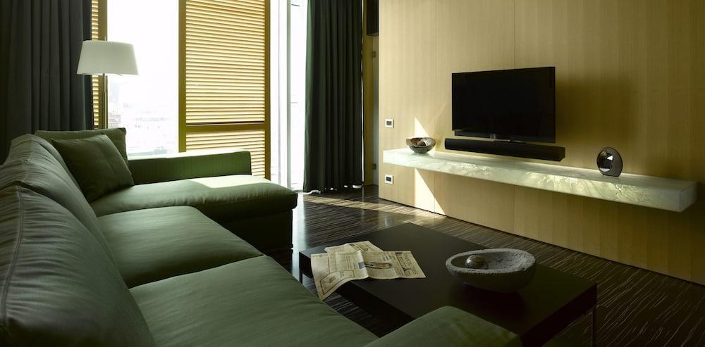 ROMEO HOTEL photo 2