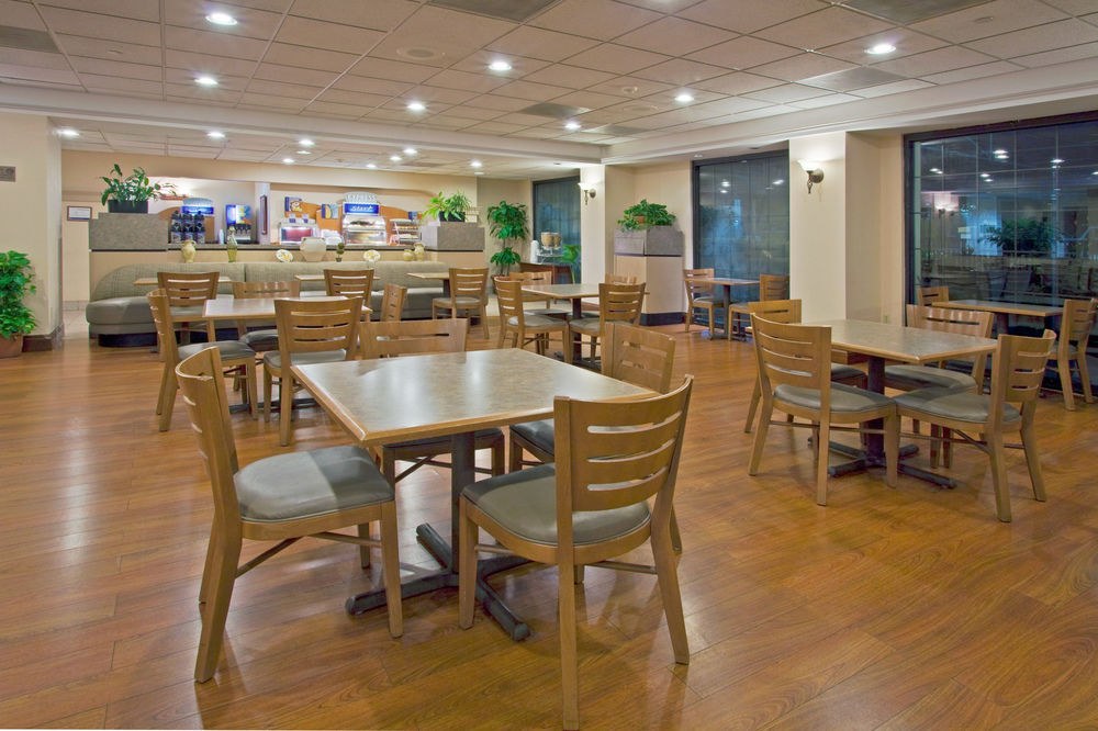 HOLIDAY INN EXPRESS & SUITES MIAMI-HIALEAH