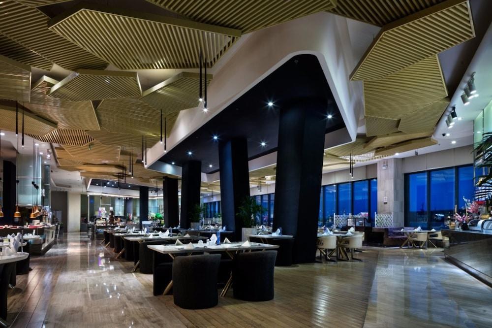Wyndham Grand Qingdao photo 2