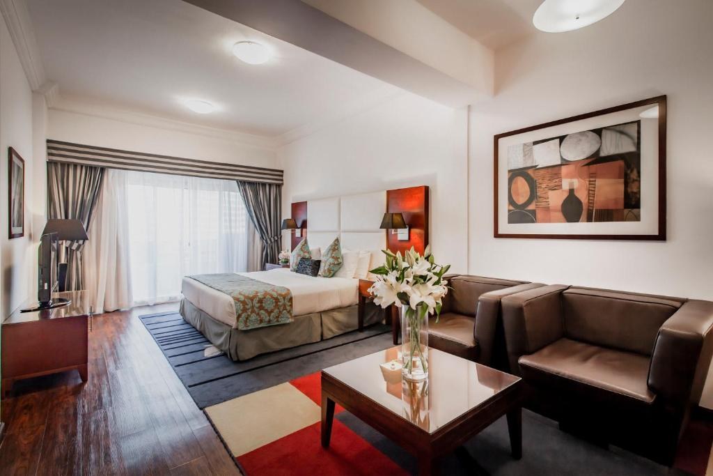 GOLDEN SANDS HOTEL & RESIDENCES
