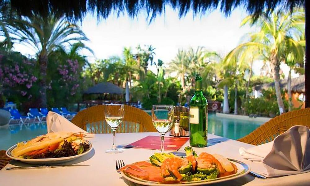 Bungalows Maspalomas Oasis Club photo 2