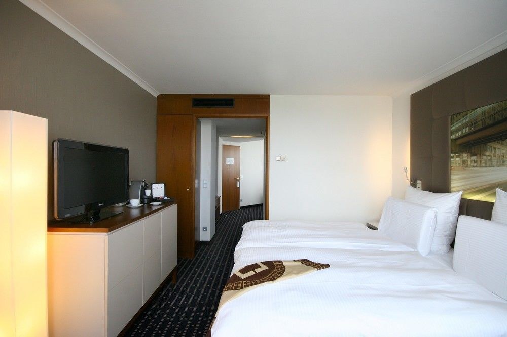 PULLMAN STUTTGART FONTANA photo 1