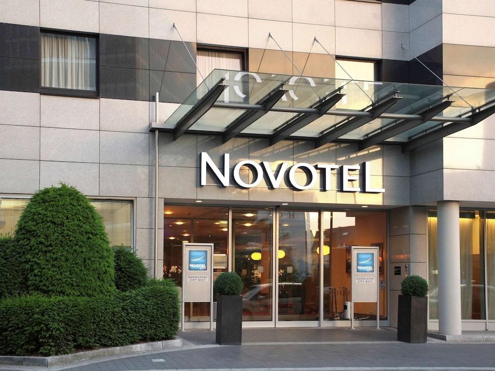 NOVOTEL DUSSELDORF CITY WEST photo 2