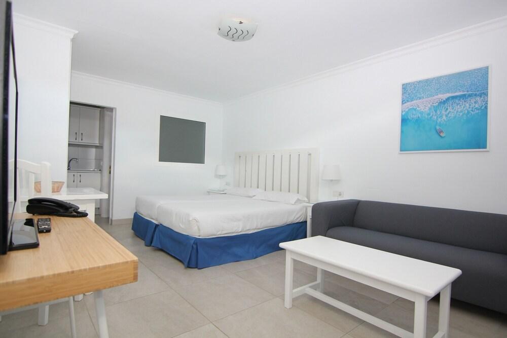 Arena Dorada Apartments photo 3