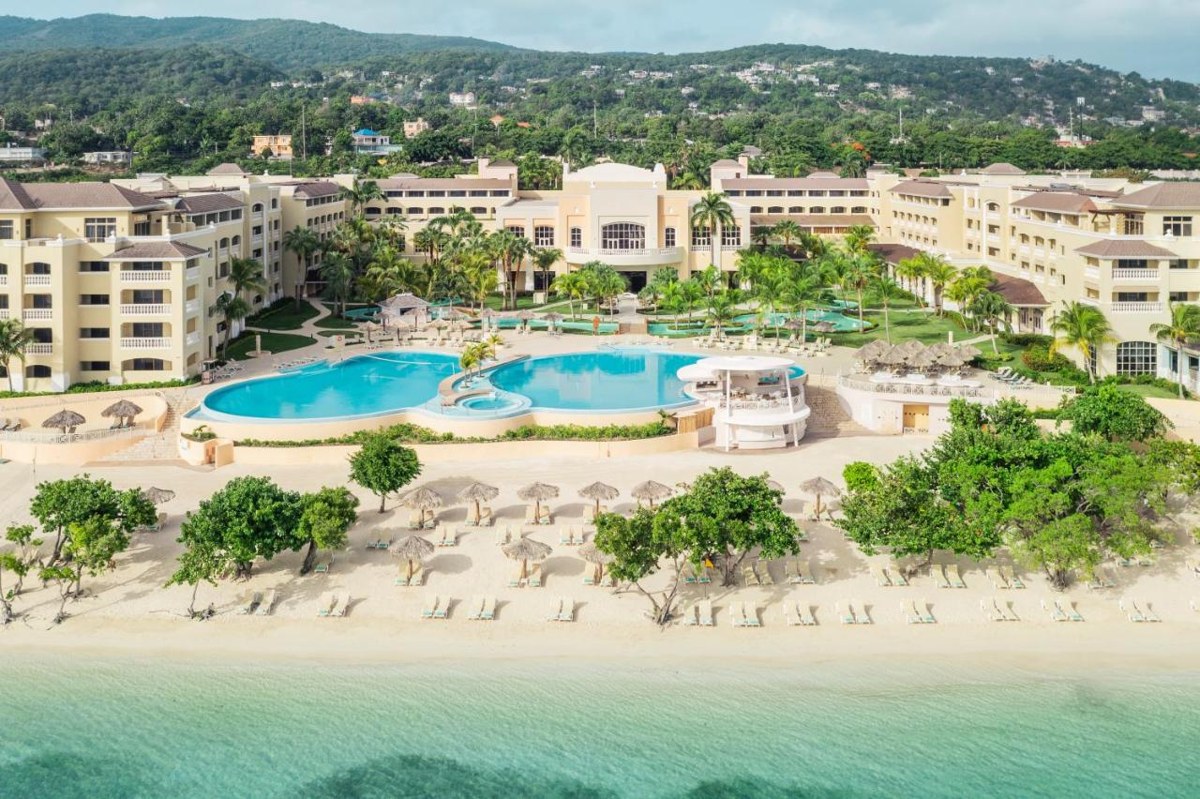 Iberostar WAVES ROSE HALL BEACH