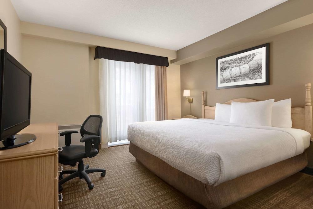 TRAVELODGE SUITES MONCTON photo 2