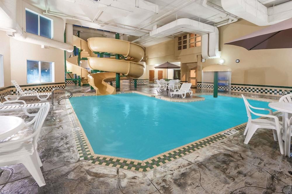 WINGATE BY WYNDHAM EDMONTON WEST photo 3