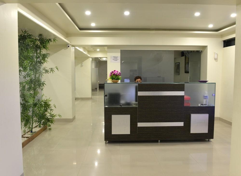SURESH INN