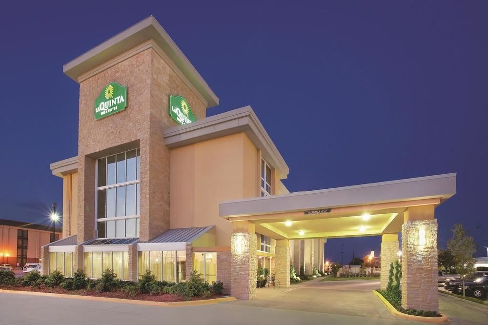 QUALITY INN & SUITES (DALLAS)