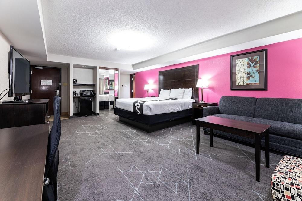 QUALITY INN & SUITES (DALLAS) photo 4