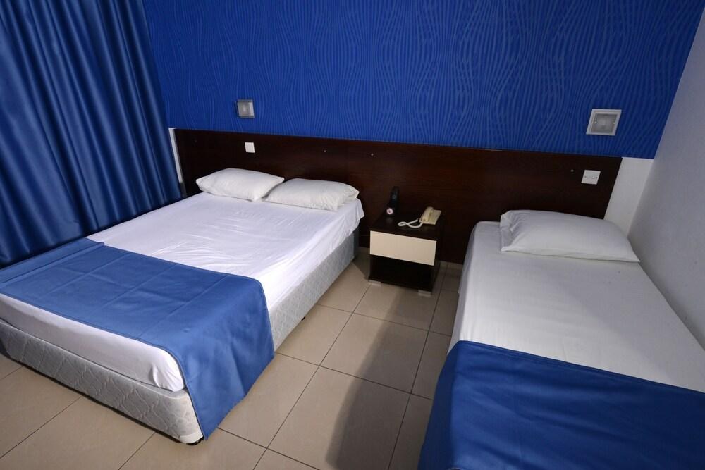 LES PALMIERS BEACH HOTEL photo 4