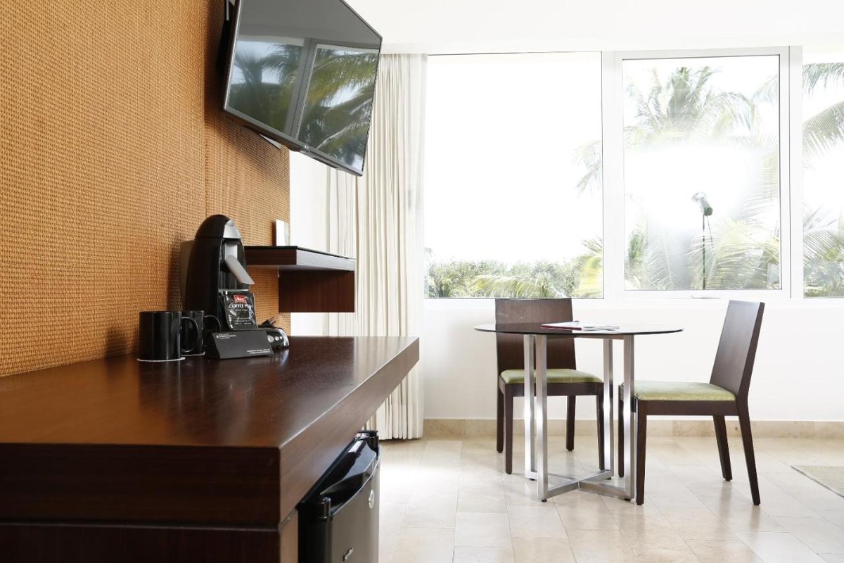 PRESIDENTE INTERCONTINENTAL CANCUN RESORT photo 2