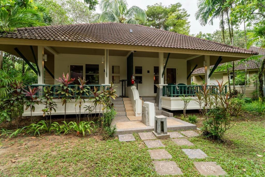 BAAN KHAOLAK BEACH RESORT photo 1