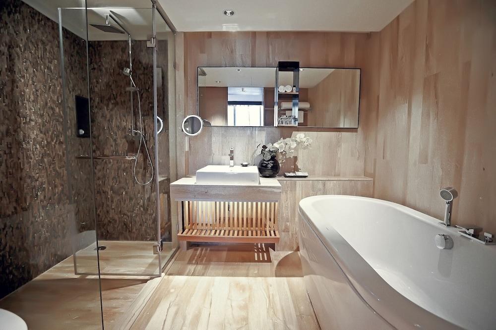 ARCADIA SUITES PLOENCHIT BANGKOK BY COMPASS HOSPITALITY photo 3