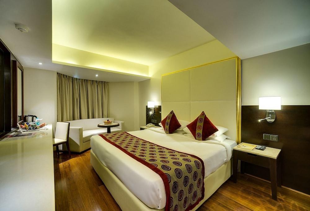 RAMEE GUESTLINE JUHU