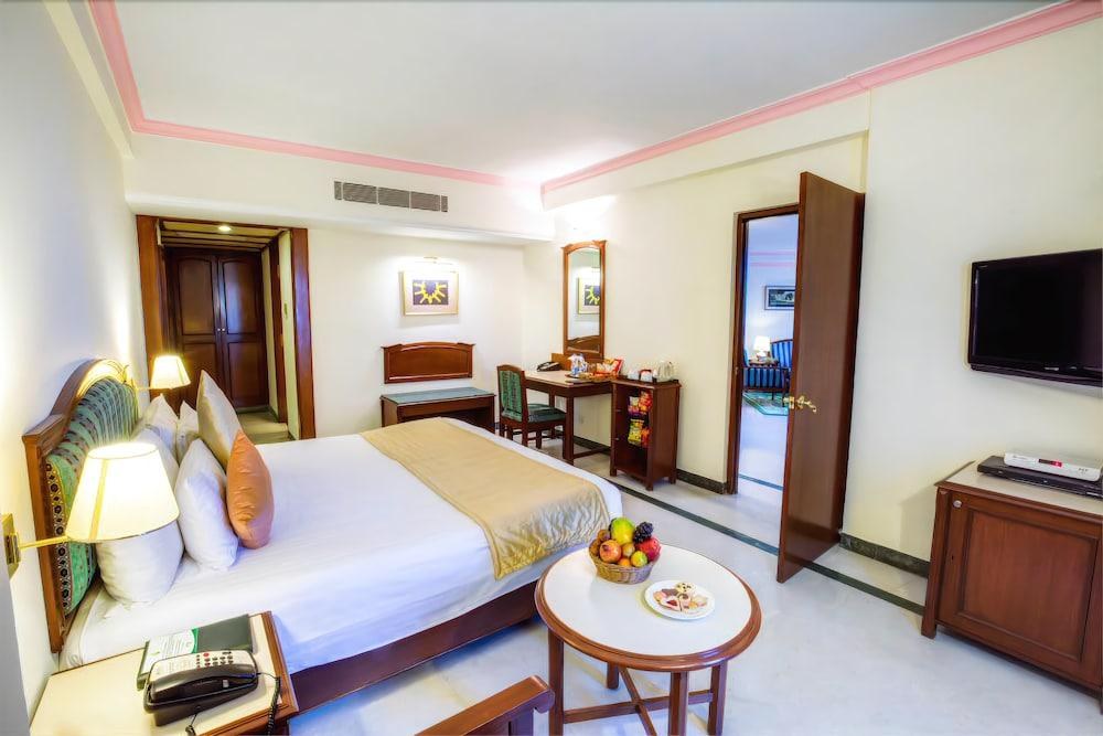 RADHA REGENT photo 4