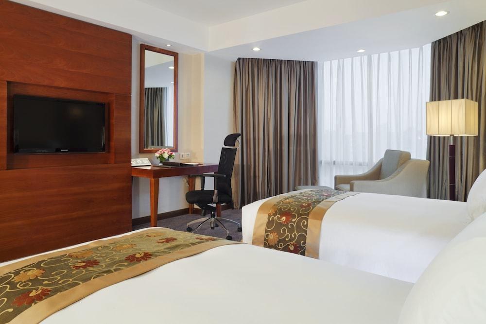 Hyatt Regency West Hanoi photo 2