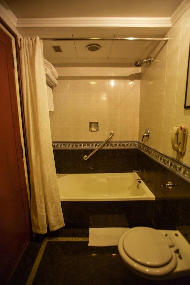 Crowne Plaza Chennai Adyar Park photo 3