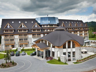 GRAND NOSALOWY DWÓR