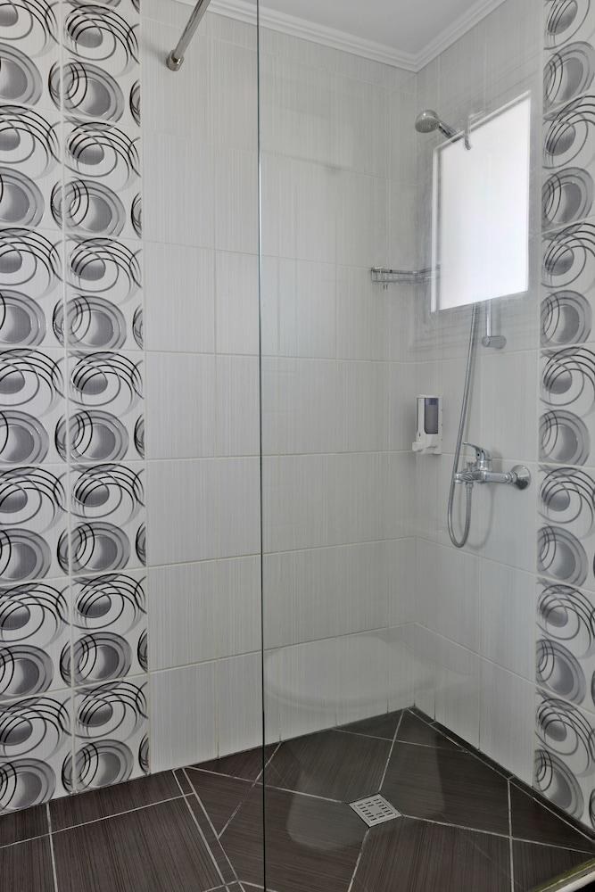 NAPA PRINCE HOTEL APARTMENTS photo 2