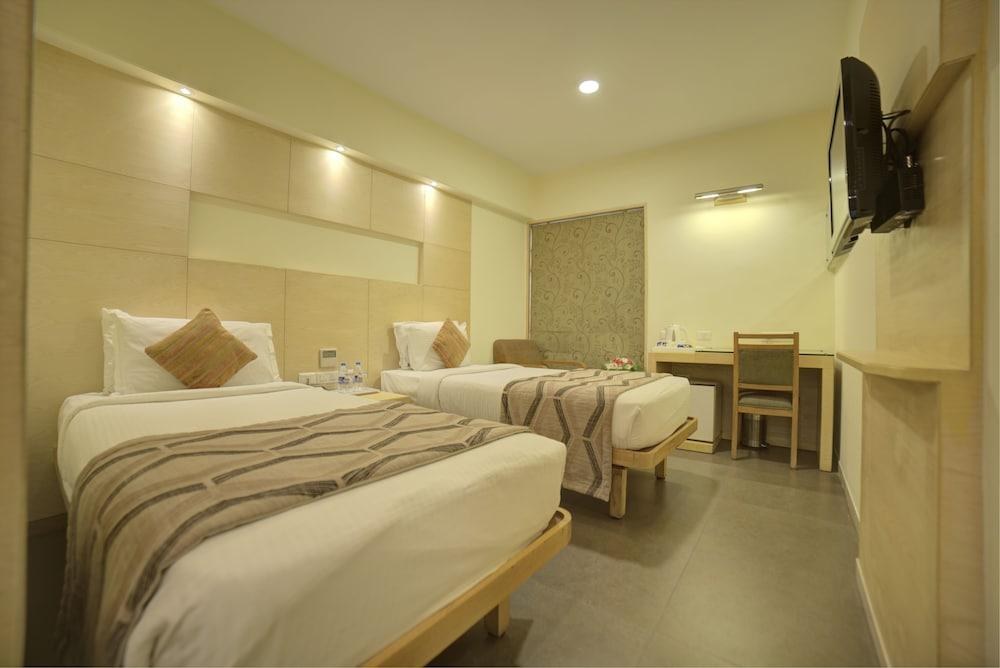 Coraltree By Goldfinch Hotels Bangalore photo 4
