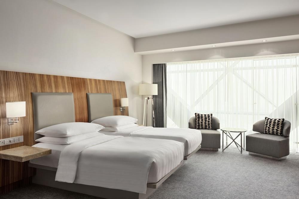 ANDAZ CAPITAL GATE photo 4