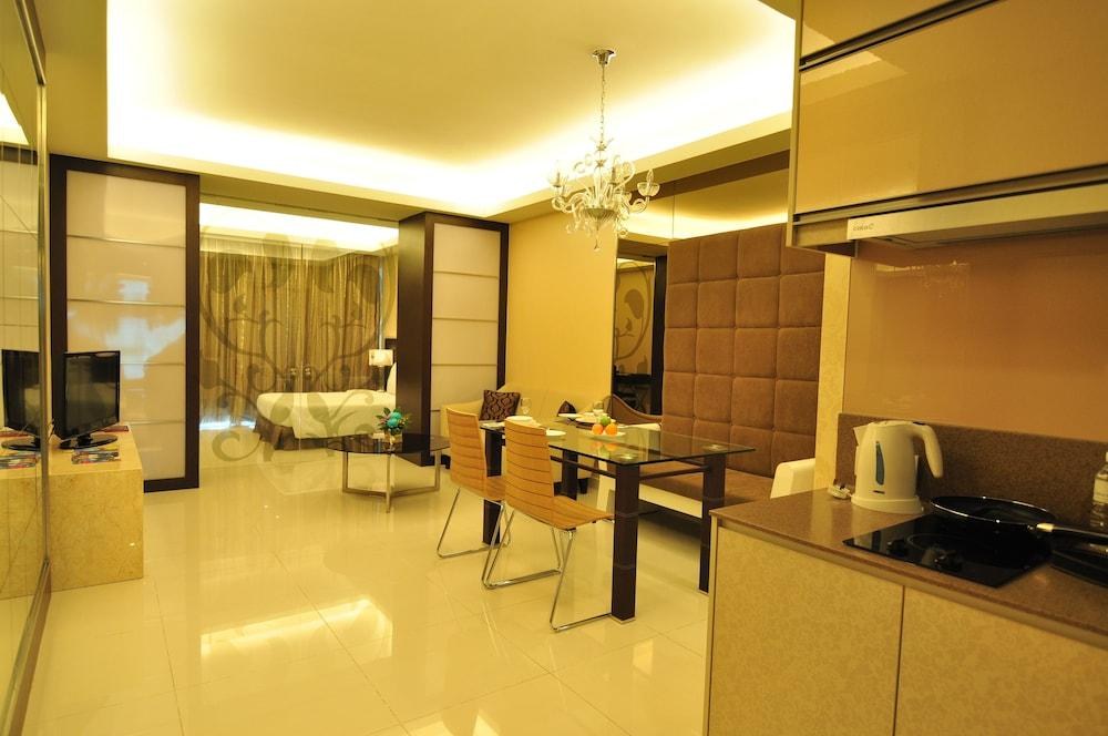 Damas Suites & Residences photo 2