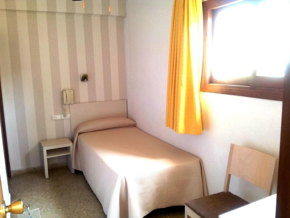 HOTEL TRAMONTANA photo 2