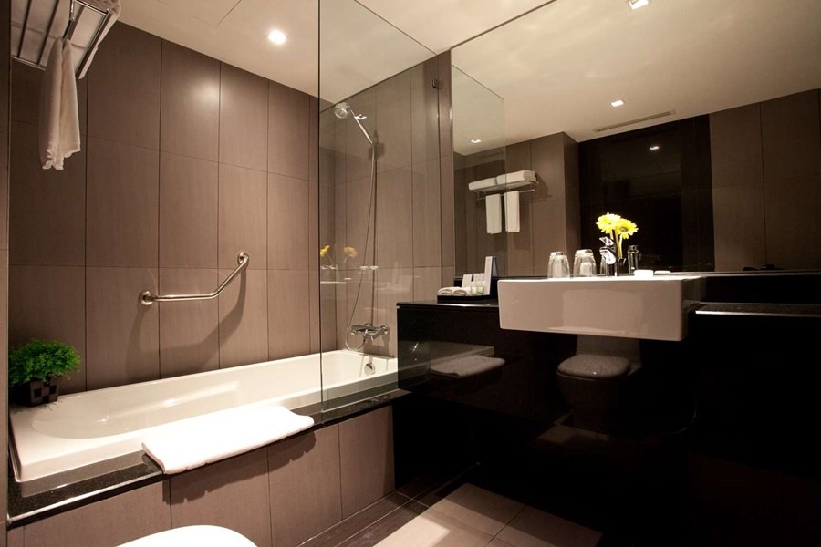 GOLDEN TULIP MANDISON SUITES photo 2