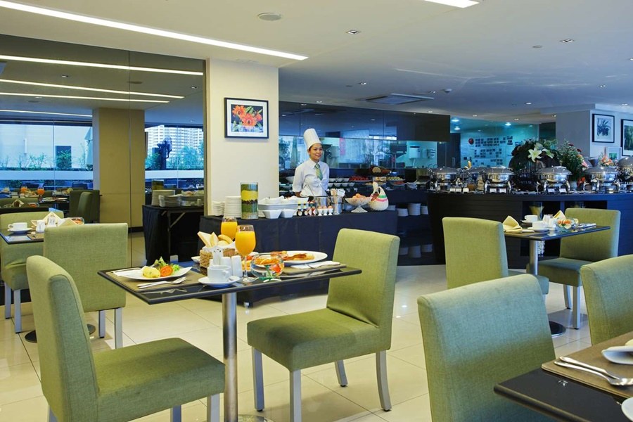 GOLDEN TULIP MANDISON SUITES photo 4