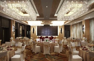 COURTYARD BY MARRIOTT CENTRAL photo 2