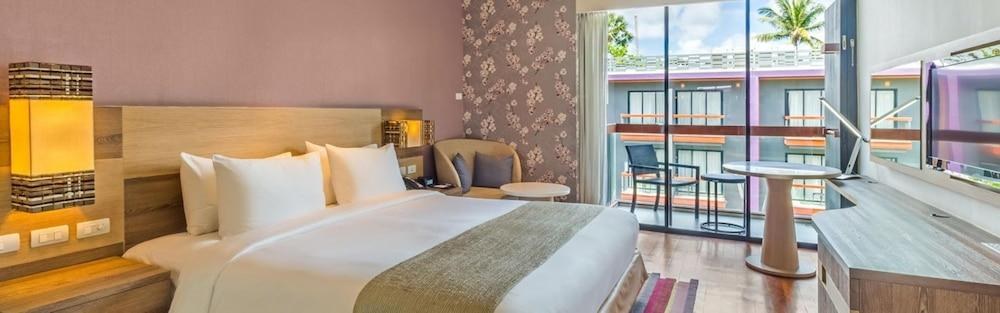 Holiday Inn Express Patong Beach Central photo 2