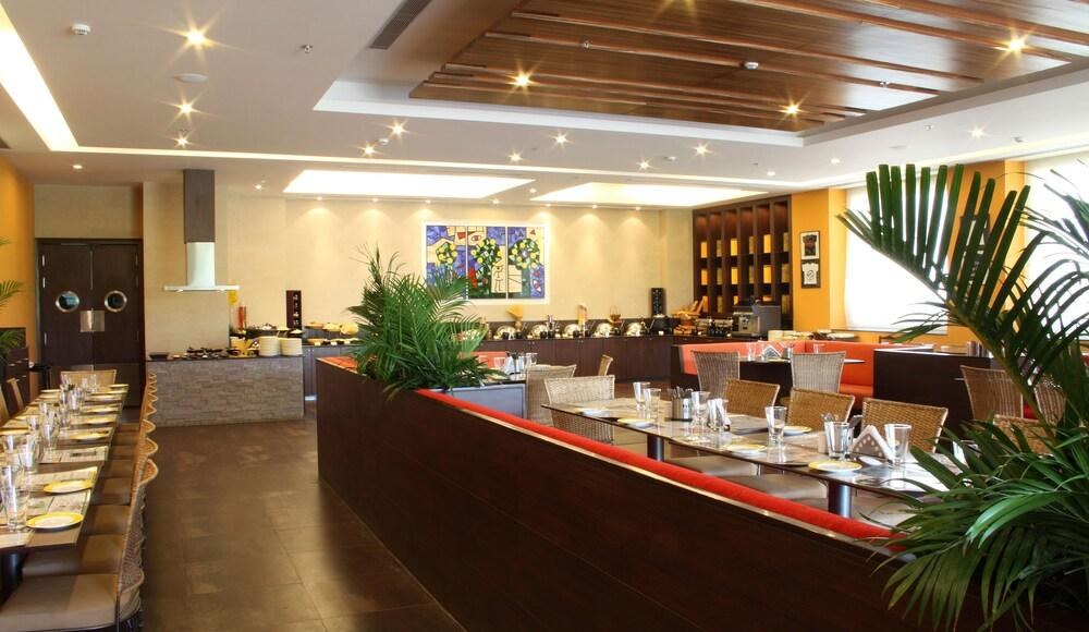 Lemon Tree Hotel, Electronics City, Bengaluru photo 2