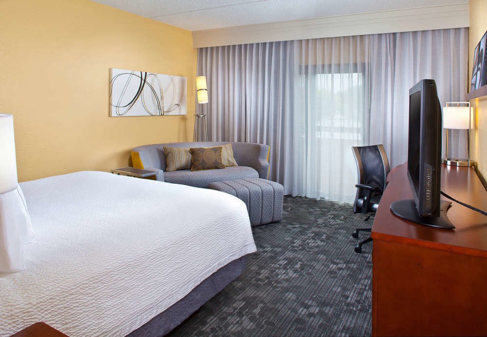 COURTYARD MIAMI AIRPORT WEST/DORAL photo 4