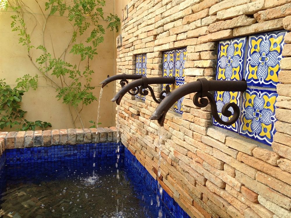 ROYAL PALMS RESORT & SPA photo 1