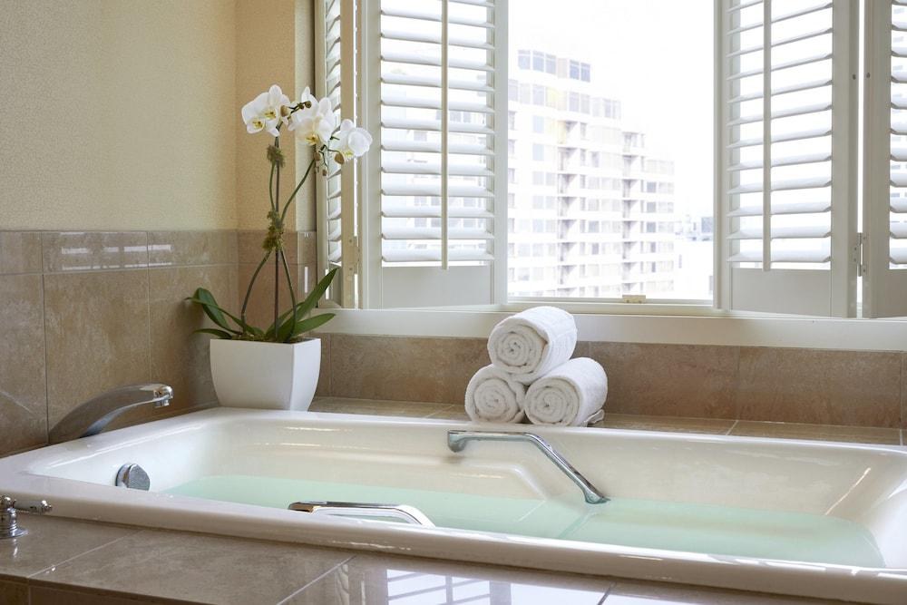LOEWS NEW ORLEANS photo 4