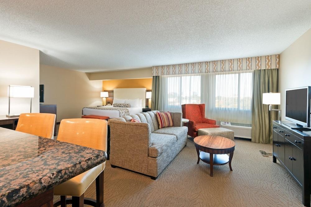 CROWNE PLAZA DALLAS GALLERIA photo 3