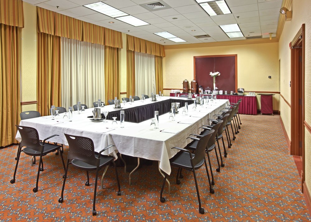 CROWNE PLAZA DALLAS MARKET CENTER photo 1