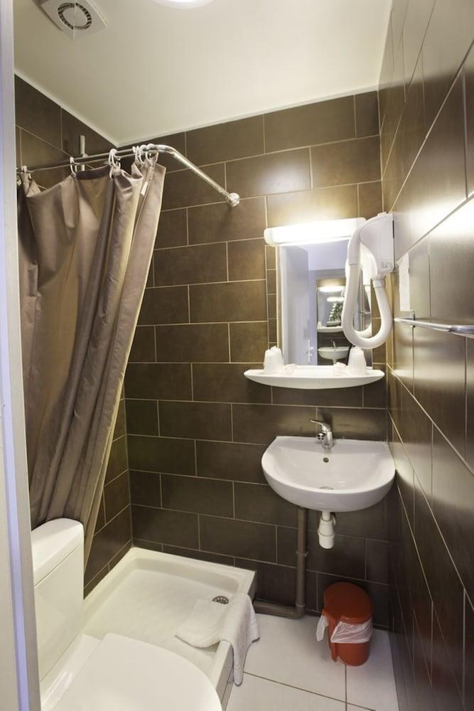 HIPOTEL PERE LACHAISE HOTEL photo 2